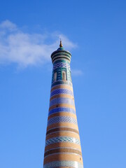 [Uzbekistan] Islam-Khodja minaret with blue sky (Itchan Kala, Khiva)