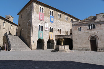 Veduta di Piazza Silvestri a Bevagna, Perugia, Italia