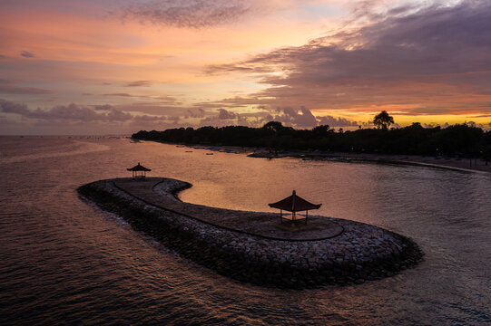 Sanur, Indonesia: Dramatic sunset over the Sanur beach in Bali, famous for its padoga.