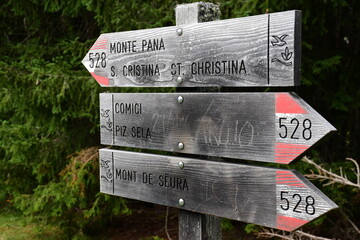 Val Gardena
One of the most beautiful valleys in the Dolomites. The colors and the contrasts make the landscape 