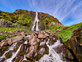 Cascada de Islandia, pequeña pero bonita