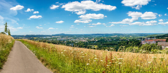 St. Wendel, Saarland, Deutschland - Panorama Blick über die Stadt St. Wendel mit Missionshaus und...