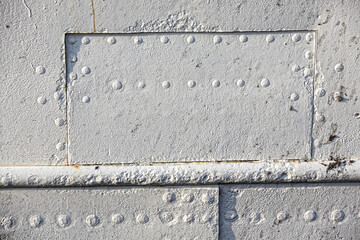 assemblage de plaque de t&ocirc;le sur la coque d'un navire