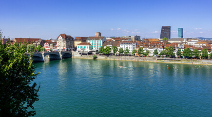 Fototapeta na wymiar Basel am Rhein 