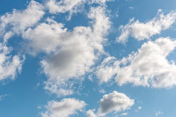 Wolken im Sommerhimmel