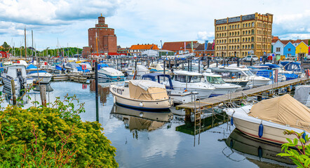 Yachthafen Eckernförde mit Rundsilo