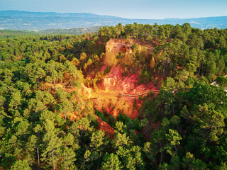 Famous Ochre path through large ochre deposits in Roussillon, Provence, France - obrazy, fototapety, plakaty
