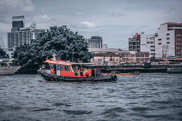 Eine tolle Gelegenheit Bangkok vom Flussufer Chao Phraya zu sehen.