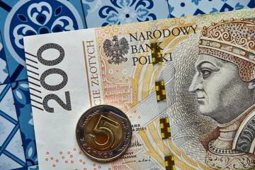 polski banknot i polska moneta 