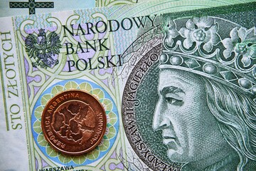 polski banknot,100 PLN, argentyńska moneta, Polish banknote, 100 PLN, Argentine coin - obrazy, fototapety, plakaty