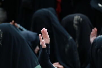 turkey muslim women and children chaining themselves at KERBELA mourning ceremony in Istanbul.Hz....