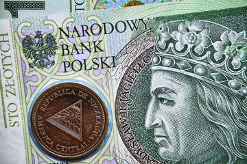 polski banknot,100 PLN, nikaraguańska moneta , Polish banknote, 100 PLN, Nicaraguan coin