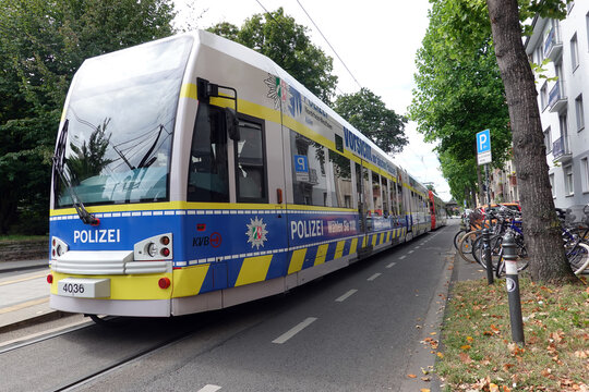 Pr&auml;ventionskampagne der Polizei auf Strassenbahn