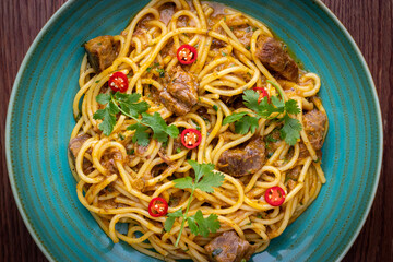 Lomo saltado con pasta