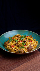 Lomo saltado con pasta