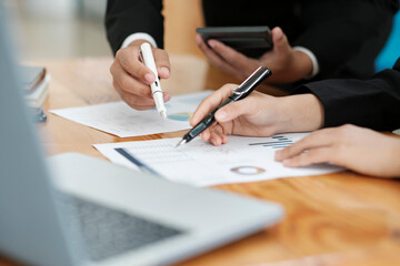 Businessmen teamwork meeting to discuss the investment.