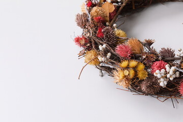 赤い花のドライフラワーのリース　フルリール　dryflower　lease