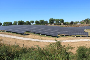 Champs de panneaux solaires