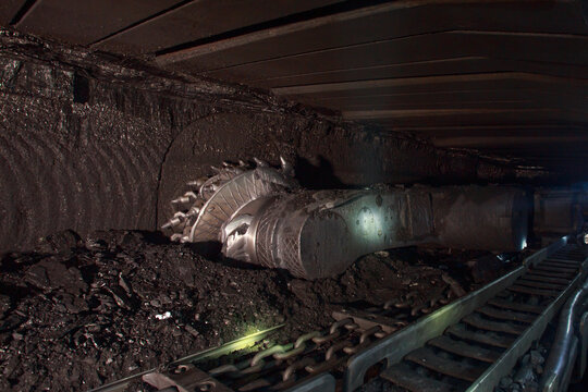 Working process of coal shrearer machine.