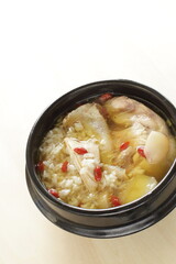 Korean food, hot pot Chinese medicine herbal wolf berry and chicken soup