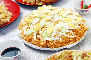 Freshly cooked Filipino food called Pancit Malabon
