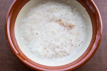 日本の長芋のとろろおよびすり鉢
