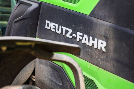 Ignalina Lithuania 2022-07-23
Deutz Fahr 6185 rc shift. Deutz-Fahr is a German agricultural machinery manufacturer. 