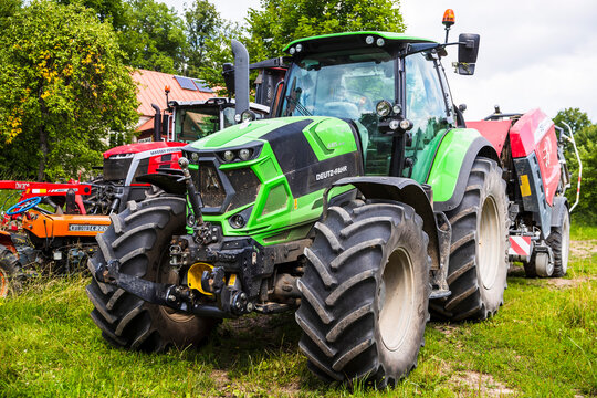 Ignalina Lithuania 2022-07-23
Deutz Fahr 6185 rc shift. Deutz-Fahr is a German agricultural machinery manufacturer. 