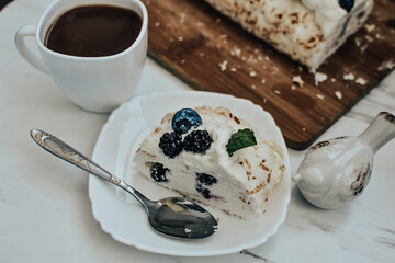 cake with blueberries