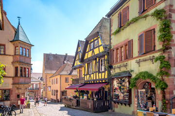 Fototapeta na wymiar Altstadt von Riquewihr, Elsass, Frankreich 
