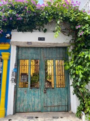Fototapeta na wymiar colourful streets of cartagena old city center