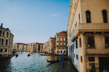 Fototapeta na wymiar Venice Grand Canal. People float on go