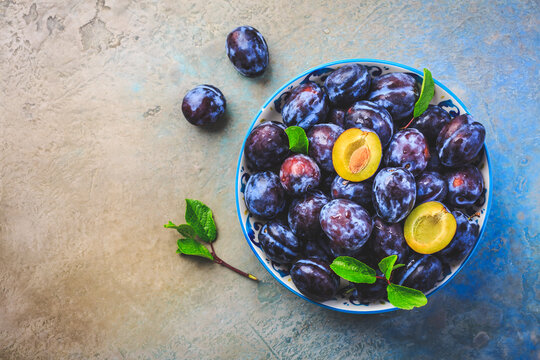 Freshly picked prune plums (Zwetschgen) fruits in bowl