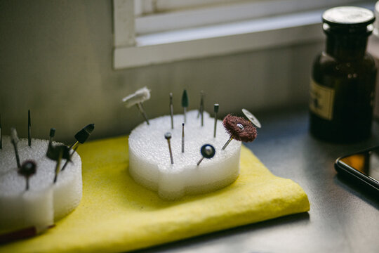 various drill tips for dental prostheses
