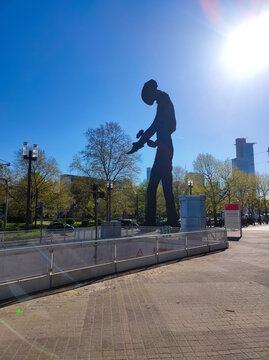 Kinetic Sculpture Hammering Man By Jonathan Borofsky In Frankfurt Am Main, Germany