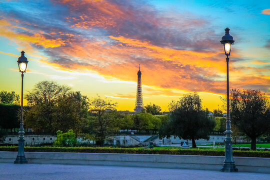 Tuileries Bilder – Durchsuchen 5,878 Archivfotos, Vektorgrafiken und ...