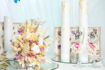 Fototapeta na wymiar Dried flowers arrangement for a bridal bouquet