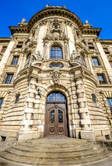 Fototapeta na wymiar historic justice palais in munich
