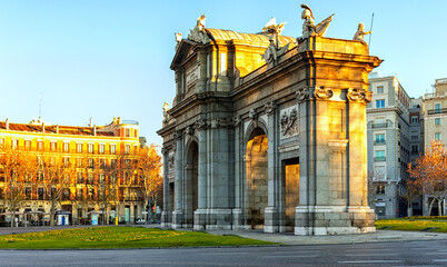 Puerta de Alcalá en la Plaza de la Independencia, Madrid, España
