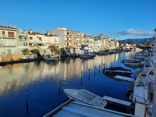 Fototapeta premium boats in the harbor