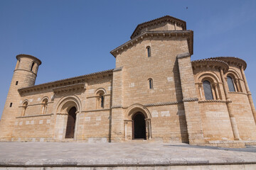Fototapeta na wymiar church of st martin in Fromista, Palencia. Way of St James. Santiago. Romanesque style 