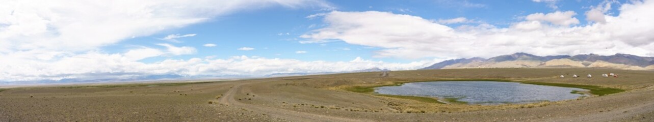 Fototapeta na wymiar Lake and glamping in Kosh Agach in Altay 