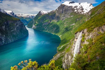 Tableaux ronds sur aluminium Europe du nord Gierangerfjord and Seven Sisters Waterfalls, Norway, Northern Europe