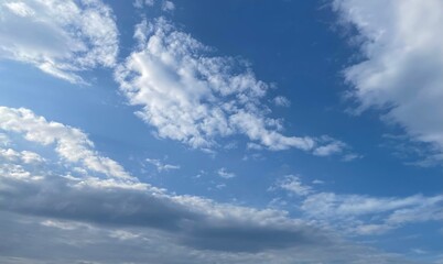 青い空と白い雲　京丹後市久美浜町