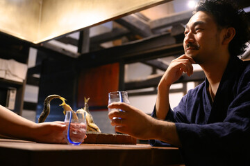 日本家屋で飲むお酒　