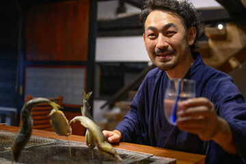 日本家屋で飲むお酒　正面