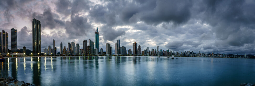 Balneario Camboriu nighttime parorama