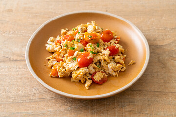 stir-fried tomatoes with egg on plate