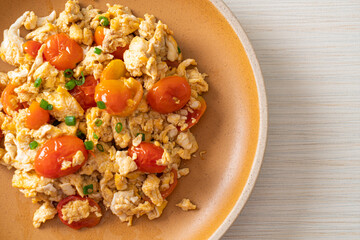 stir-fried tomatoes with egg on plate