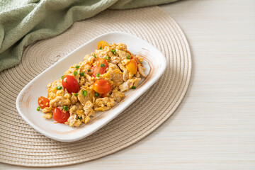 stir-fried tomatoes with egg on plate